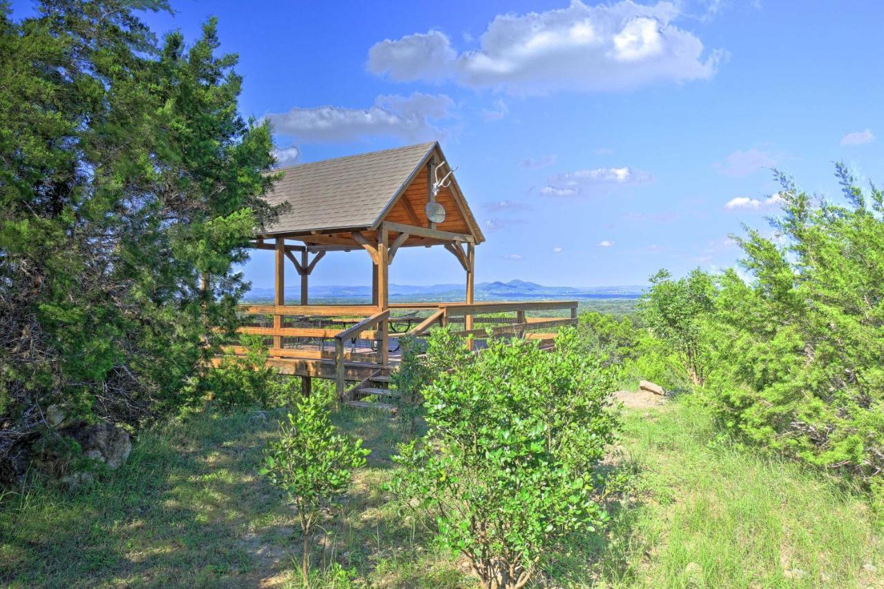 Utopia Family Home With Mountain Viewing Deck! Екстер'єр фото